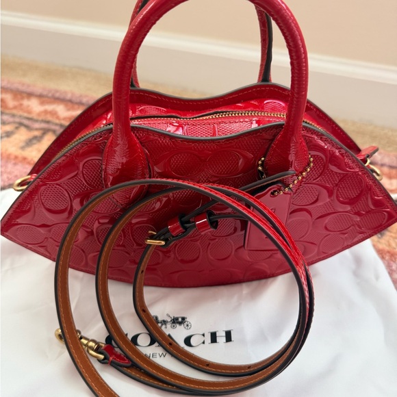 COACH-Patent Leather Lip Bag with Top Handles and Cross Body Strap- Limited - Picture 5 of 7